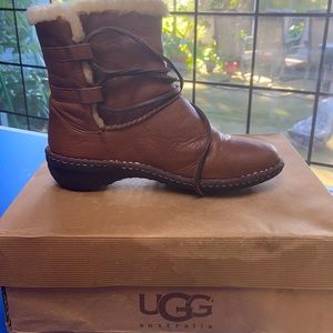 UGG leather boots tan